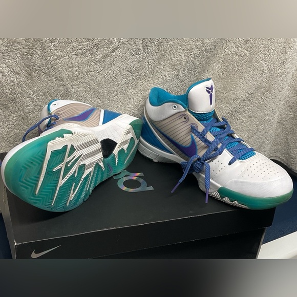 Nike Zoom Kobe 4 Draft Day White and Blue Athletic Shoes size 10 main image 6
